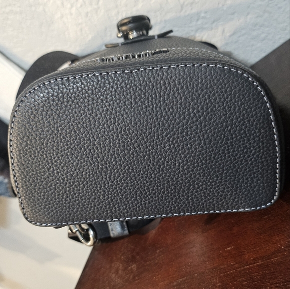 Coach Small Hudson Pack - Picture 7 of 8